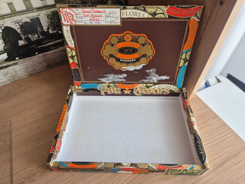 Gran reserva a.flores, cedrowe pudełko, humidor, szkatułka
