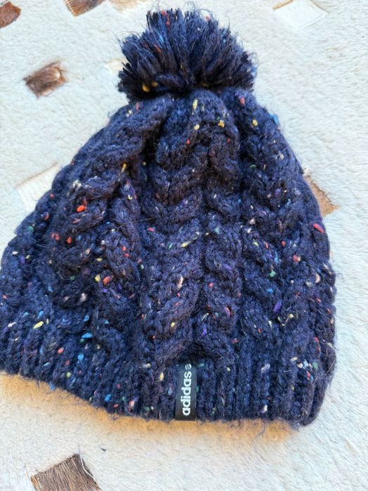 Czapka Adidas  z pomponem