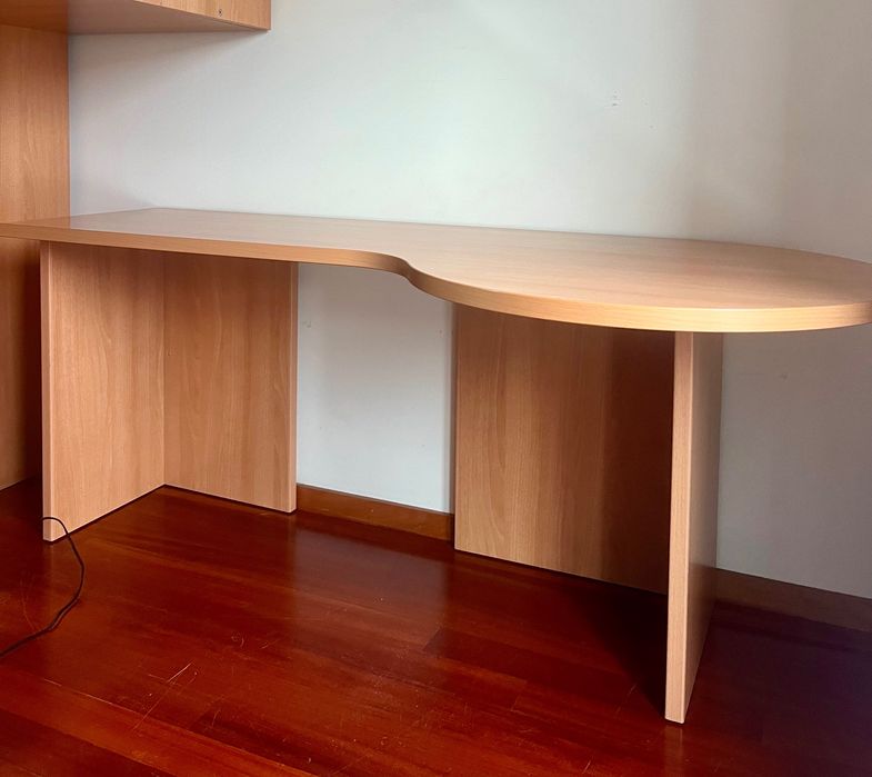 Quarto jovem - 3 camas + armário + secretária