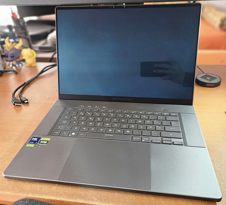 Asus ROG Zephyrus G16 - Intel Core Ultra 9 185H  NVIDIA RTX4090