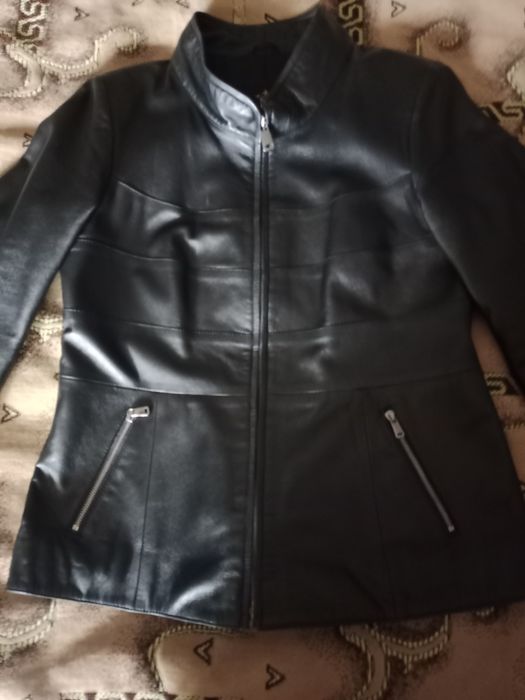 Куртка шкіряна жіноча