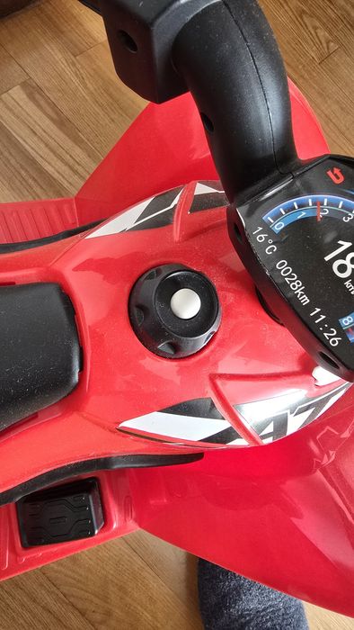Moto quatro 4 elétrica criança 12v nova