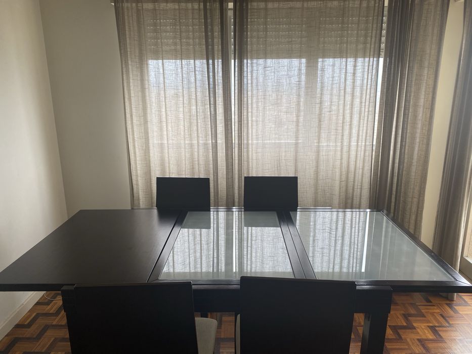 Mesa extensivel mais cadeiras