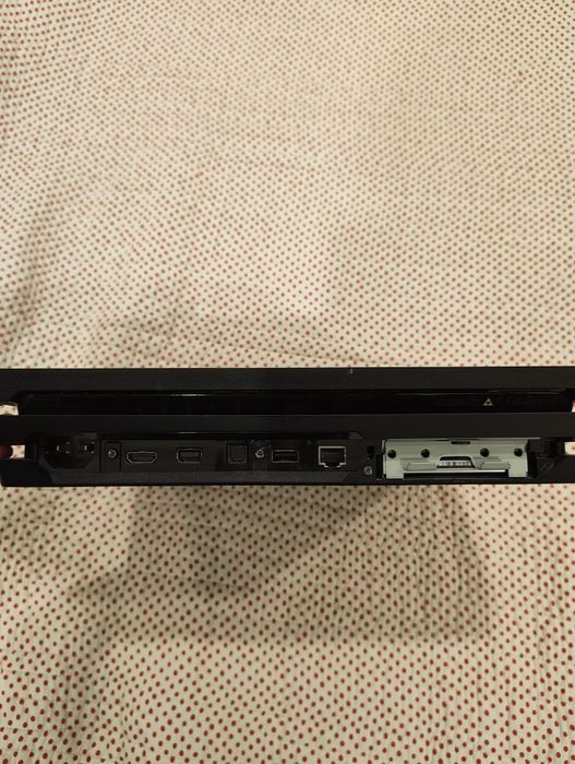 PS4 PRO 1Tb + Kit volante e pedais de simulador + jogos