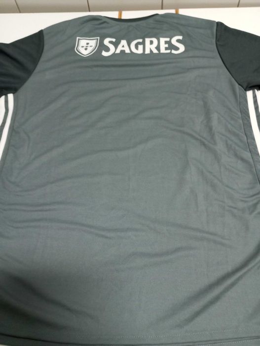 Camisola Benfica XL
( Nunca usada )