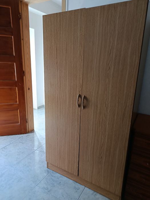 Roupeiro usado de duas portas