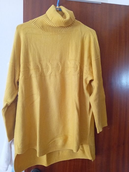 Várias camisolas de malha