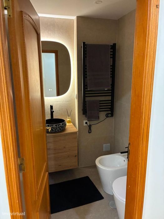 Quarto - localizado em Carcavelos Lisbon