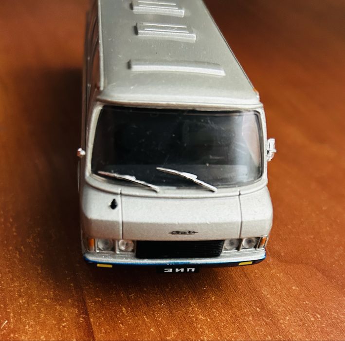 Модель автобуса 1:43