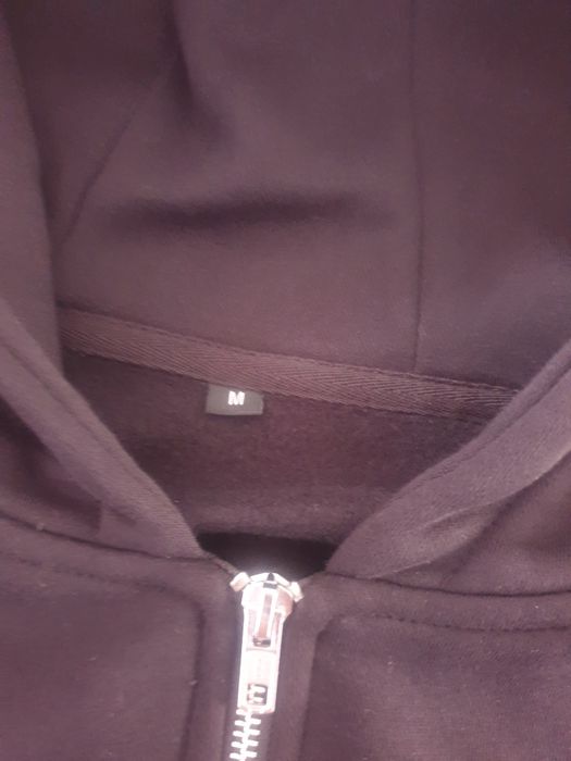 Bluza młodzieżowa M kaptur zamek czarna krzyż krótka