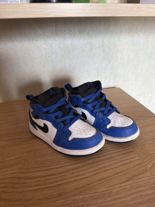 Дитячі кросівки Nike air jordan 1 14см EU25