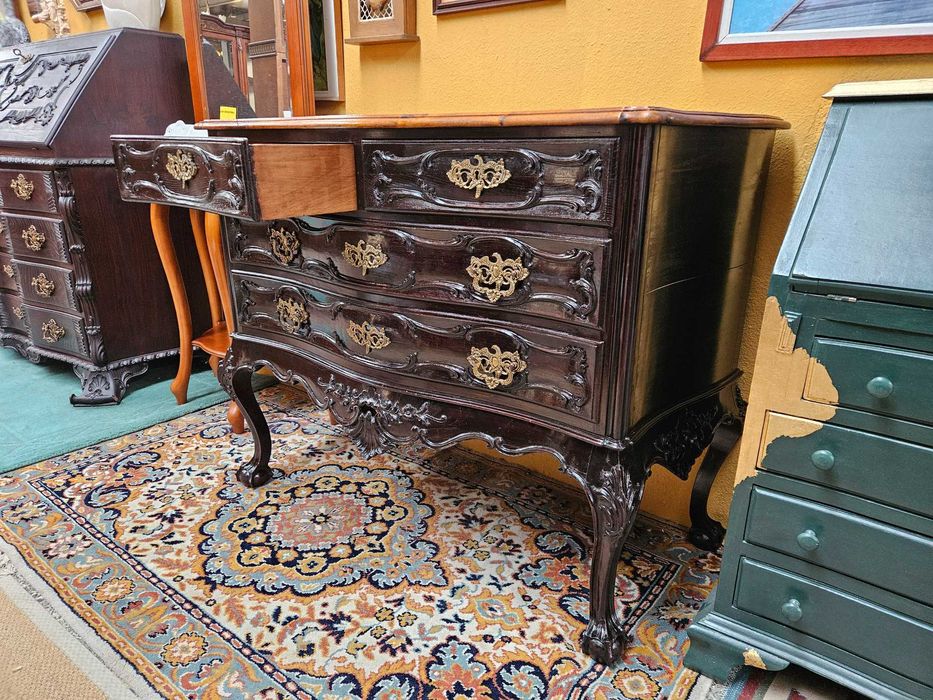 Cómoda antiga em madeira maciça - óptimo estado geral