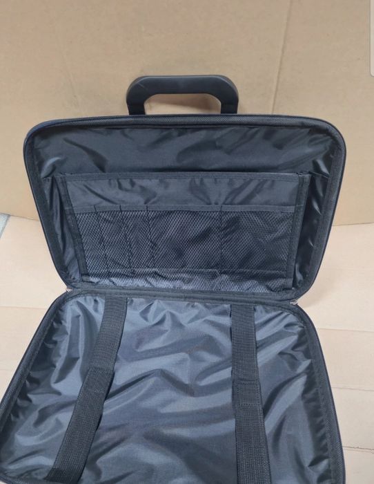 Teczka granatowa na laptop 15,6 cali