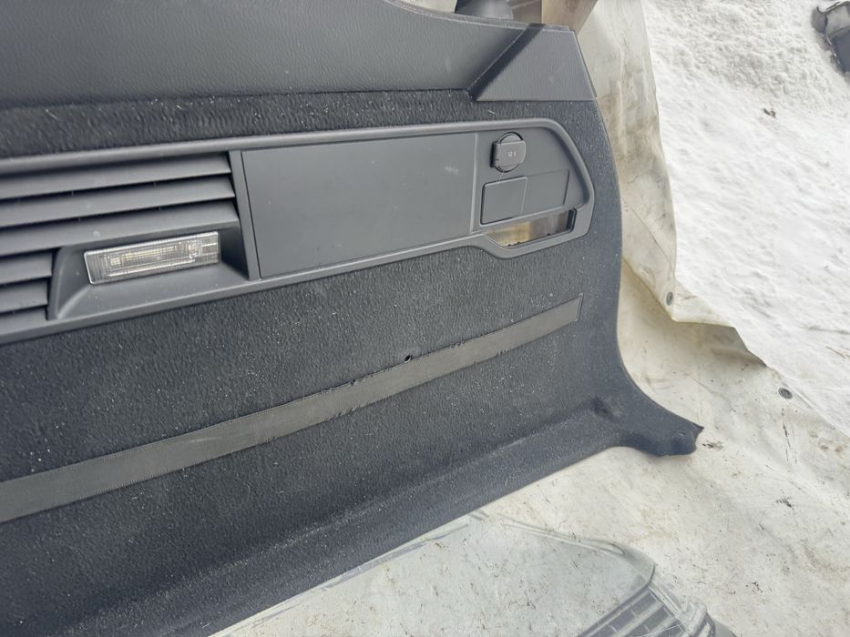 Обшивка багажника Таурег карти Touareg