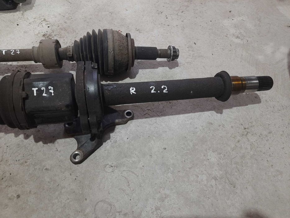 Передні полуося піввісь граната кулак вал Тойота Авенсіс т27 2.2 д4д