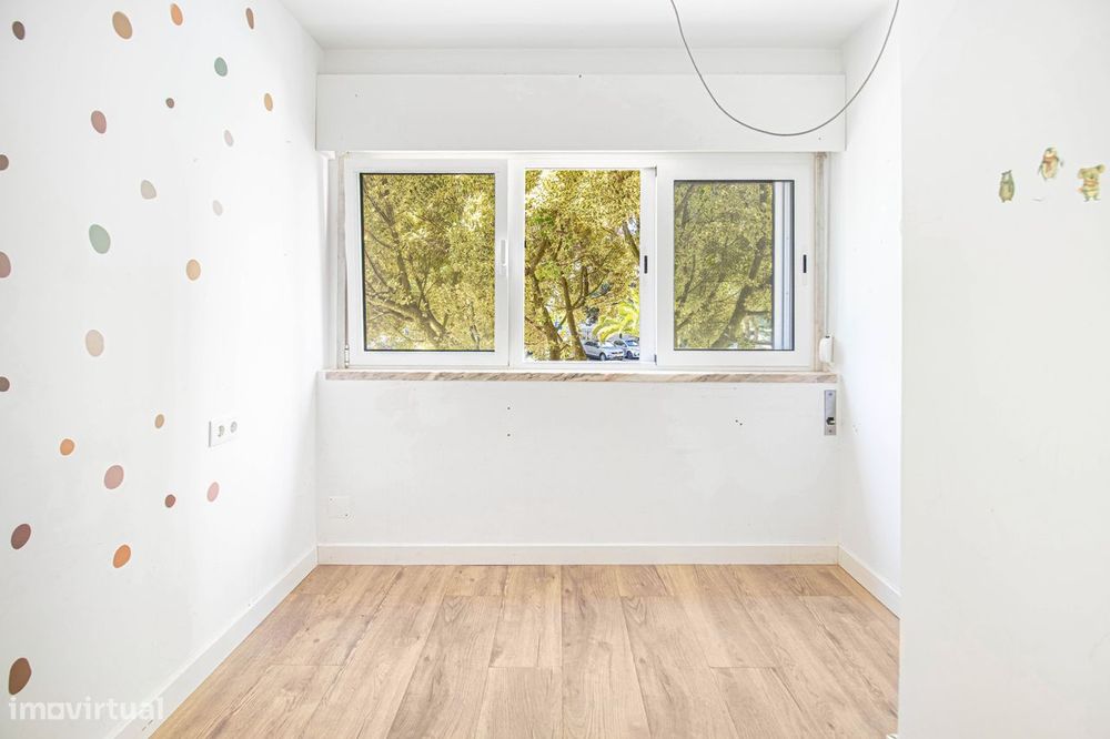 Apartamento T3+1 em Carnaxide