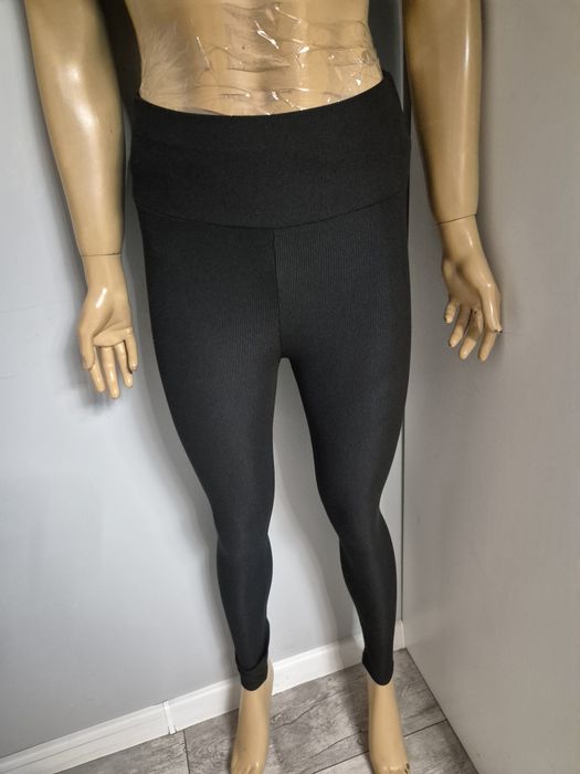 Czarne prążkowane legginsy damskie z wysokim stanem L/XL