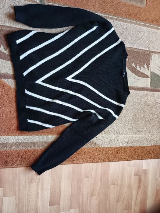 Sweter damski w serek 3XL