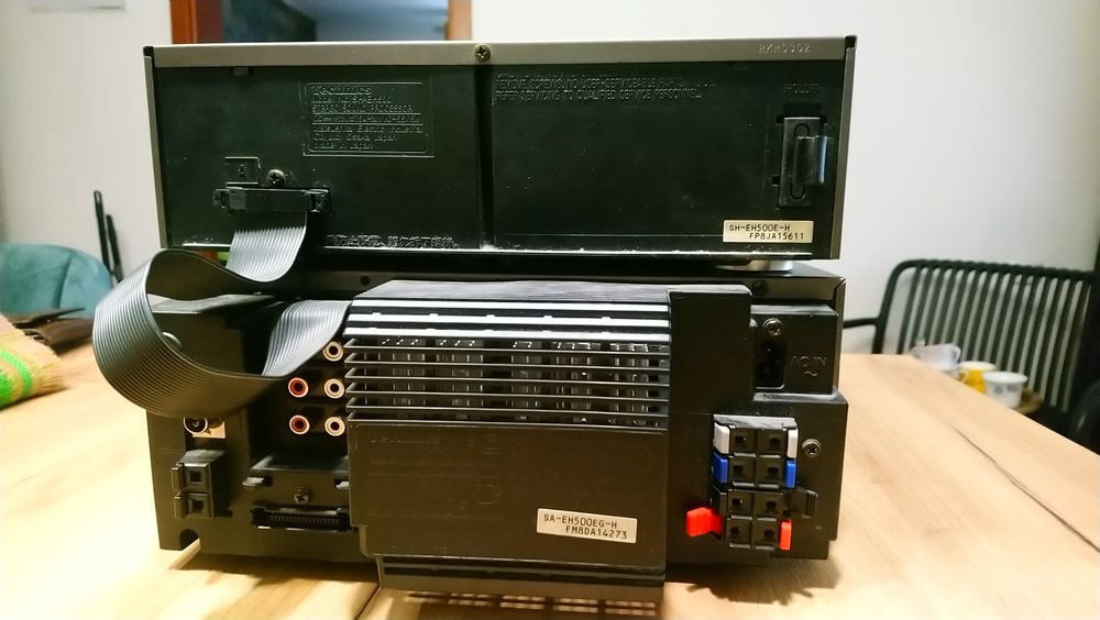 Elementy wieży Technics SH-EH 500 - tuner z procesorem i equalizer.