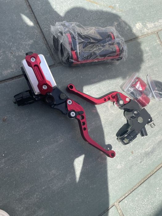 Kit de manipulos e punhos para moto em vermelho