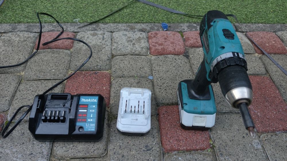Zestaw Makita 457D wkrętarka+2x Aku +ładowarka + walizka