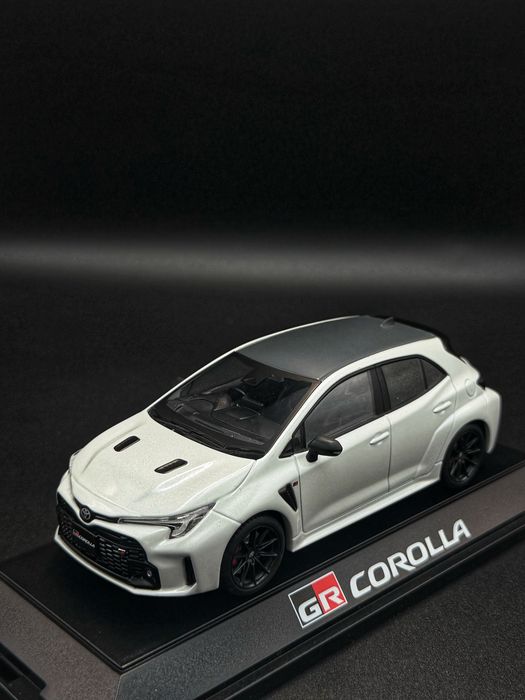 1:43 Mercedes 280SL, MGA, 1:30 Toyota Corolla GR, 1:24 Honda S2000. Maisto, New Ray