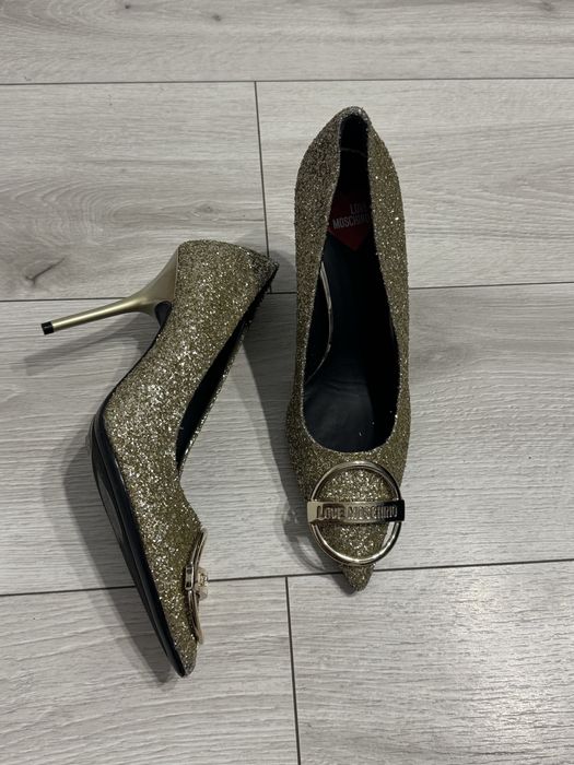 Туфлі Moschino