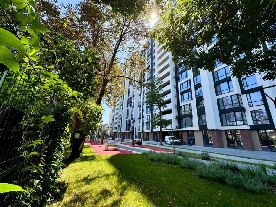 Видова 2 кім . з кухнею-вітальнею в найбажанішому ЖК міста !