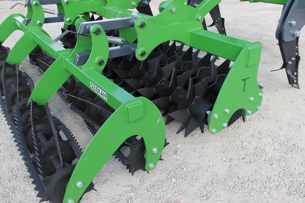 Pług dłutowy bezorkowy ciężki agregat Dziekan Centaur głębosz 2,5m-4,0