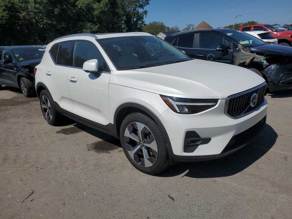 VOLVO XC40 | Бампер передній / задній Запчастини Розборка