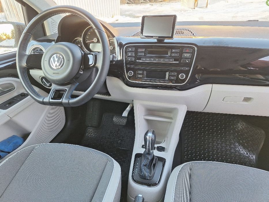 Продається електромобіль Volkswagen e-Up