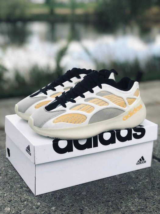 Кросовки Adidas Yeezy boost 700 Осень 2026 мужские кросовки адидас изи красовки с новой колекции / адидас 700 очень удобные ежедневные красивки