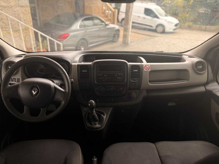 Renault Trafic 6 Lugares NACIONAL