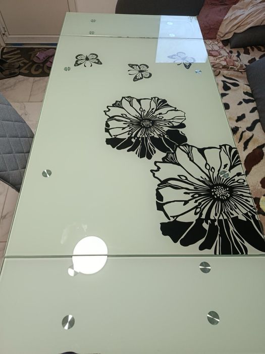 Продам стол , очень красивый!