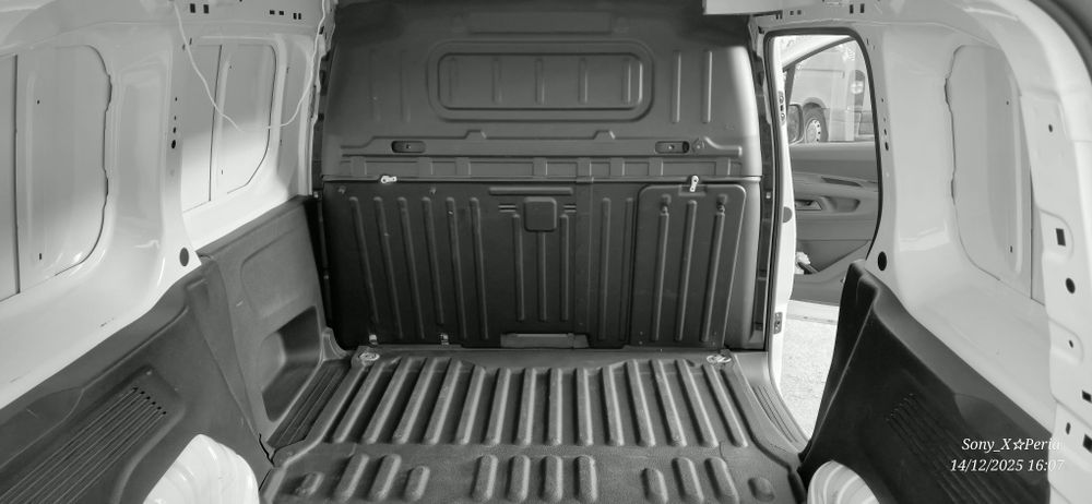 Peugeot Partner. 3 Lugares-Excelente.