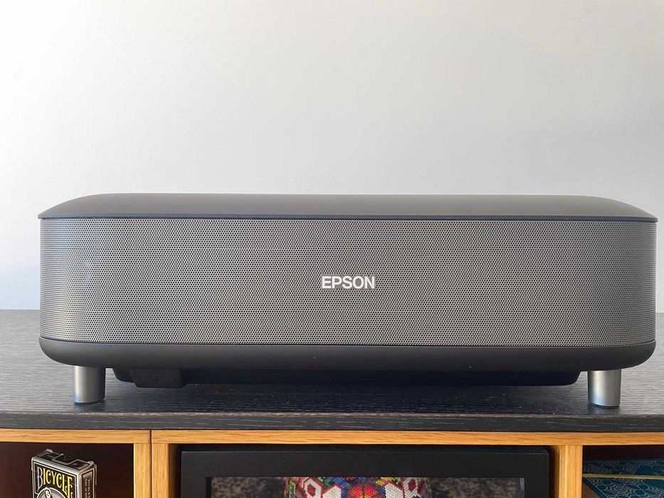 Epson EH-LS650B 4K PRO-UHD Projetor Laser – 120” – Como Novo