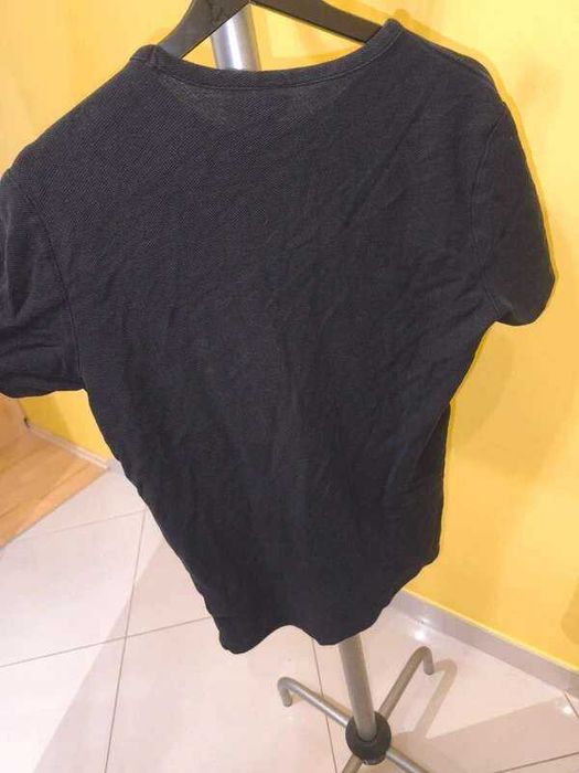 Czarny T‑shirt „Apologize”