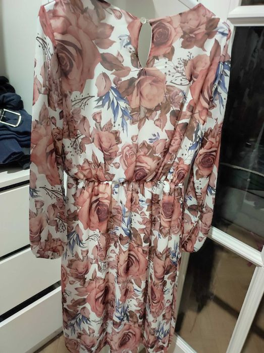 Sukienka w jesienne  róże