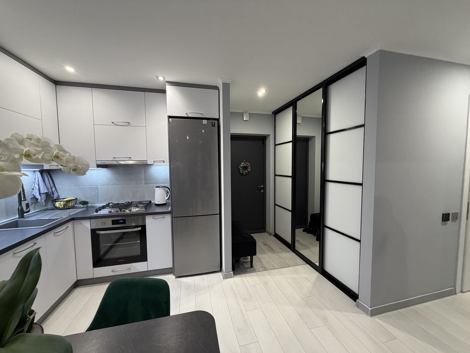 єОселя /ПРОДАЖ З РЕМОНТОМ АВАЛОН зелена 2-кім квартира