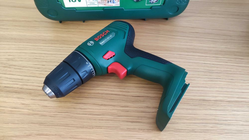 berbequim bosch EasyDrill 18V-40, nova em caixa, garantia