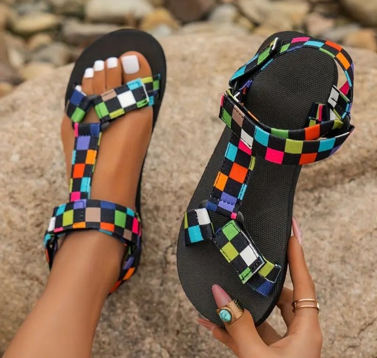 Sandalias tamanho 38 (novas)