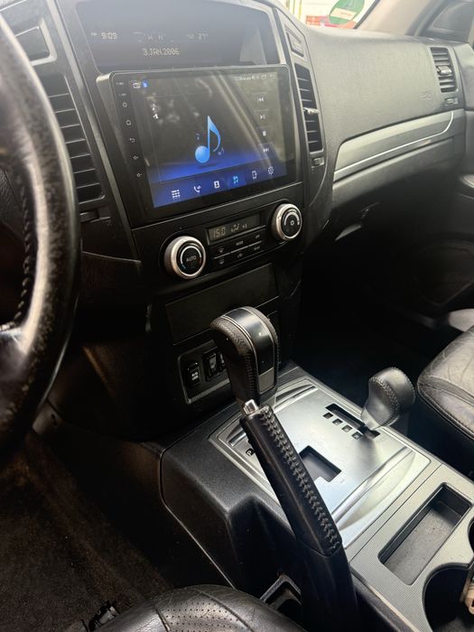 Mitsubishi Pajero 3.2 DID 7 lugares V80 foto 4