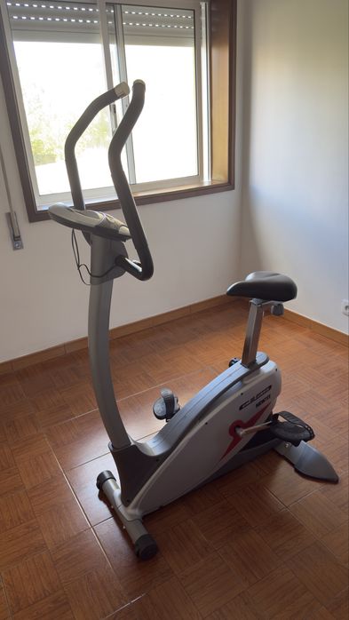 Bicicleta Estática Newfit C3.25 – Excelente Estado