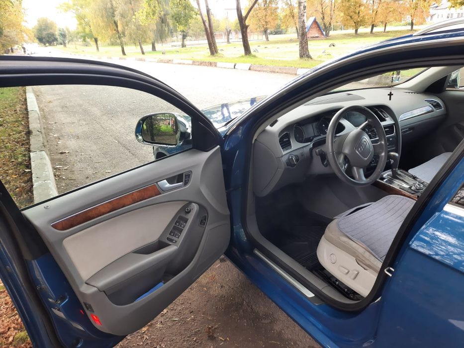 Audi a4b8 2,0 дизель.автомат...