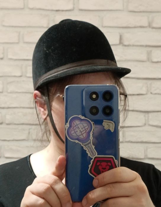 zestaw ubrań i dodatki