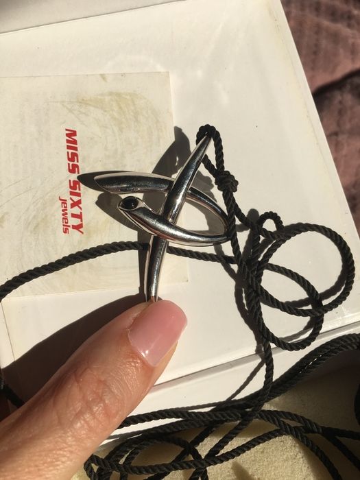 Anel Miss Sixty  e colar novos e originais