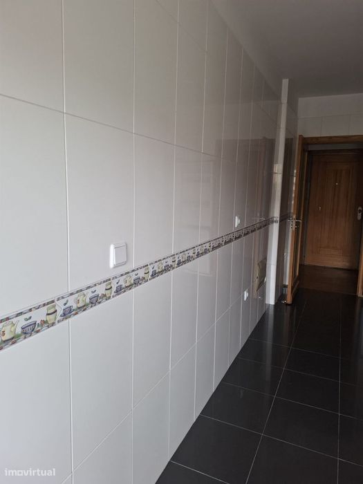 Apartamento para Arrendamento em Excelente Estado
