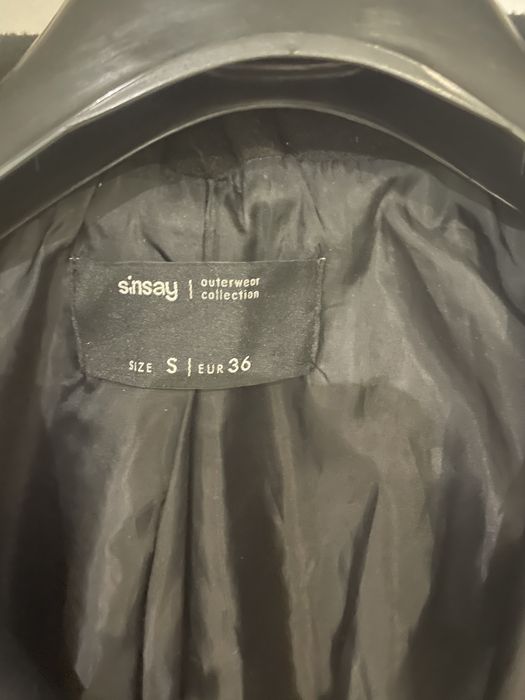 Damski czarny płaszcz