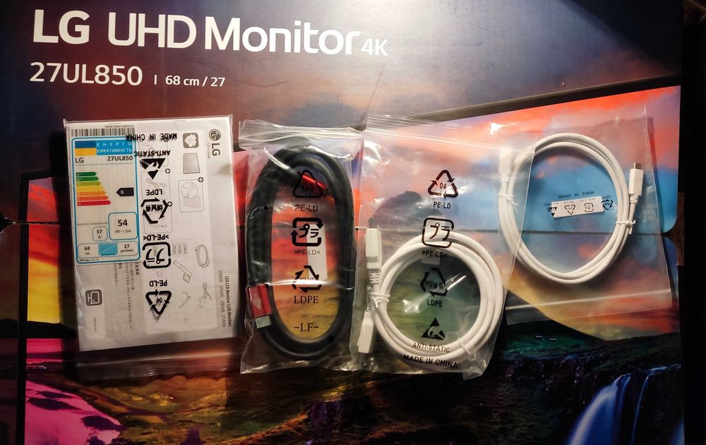 Монитор LG 27 UHD 4k 27UL850-W