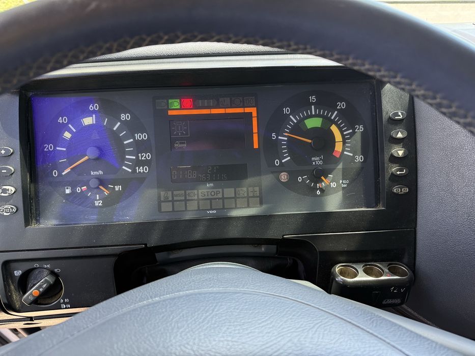 Mercedes Atego 1018  platforma -specialny !